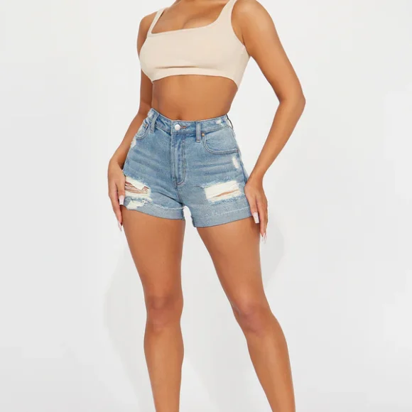 Shorts com Barra Dobrada